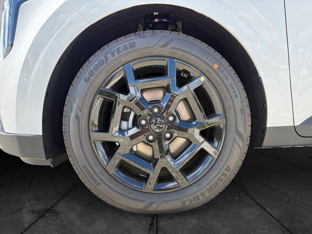 new 2026 Kia Carnival Hybrid car, priced at $49,234