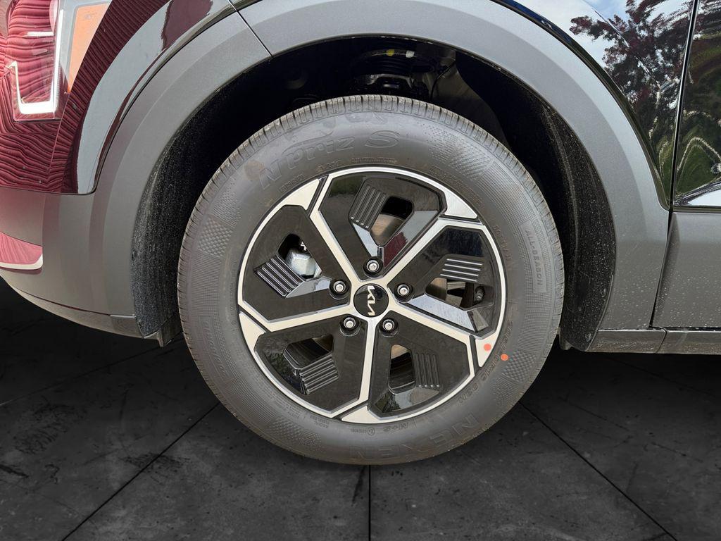 new 2025 Kia Niro car, priced at $28,330