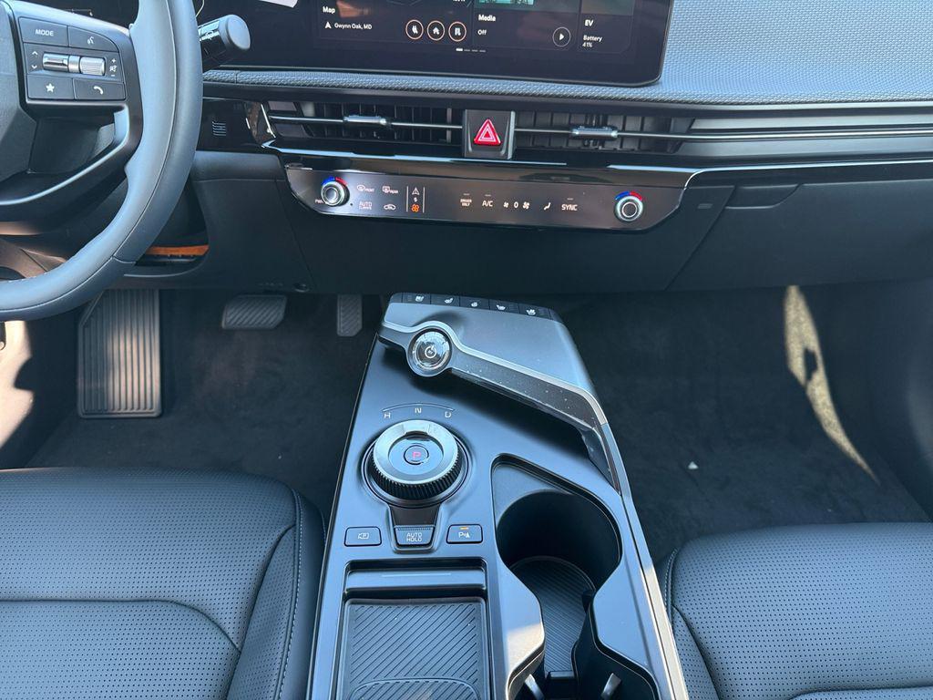 new 2025 Kia EV6 car, priced at $53,750