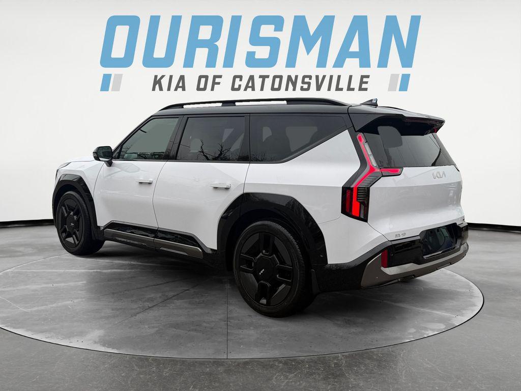 new 2026 Kia EV9 car, priced at $75,052