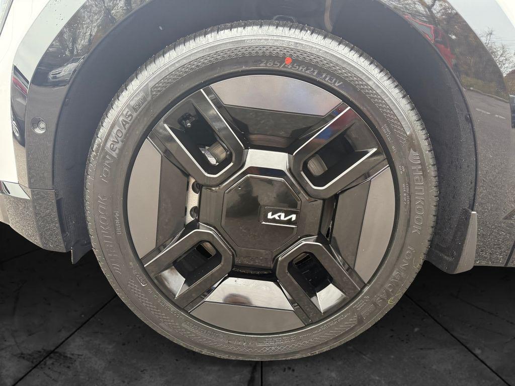 new 2026 Kia EV9 car, priced at $75,052