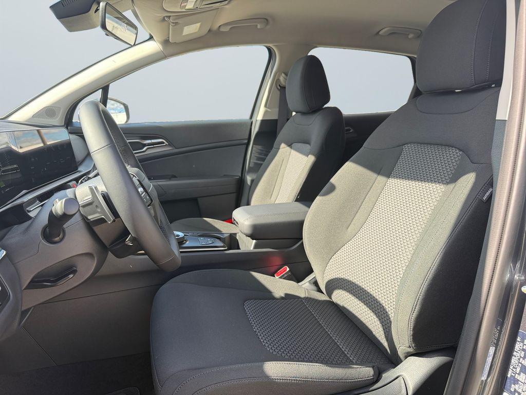 new 2026 Kia Sportage Hybrid car, priced at $30,658
