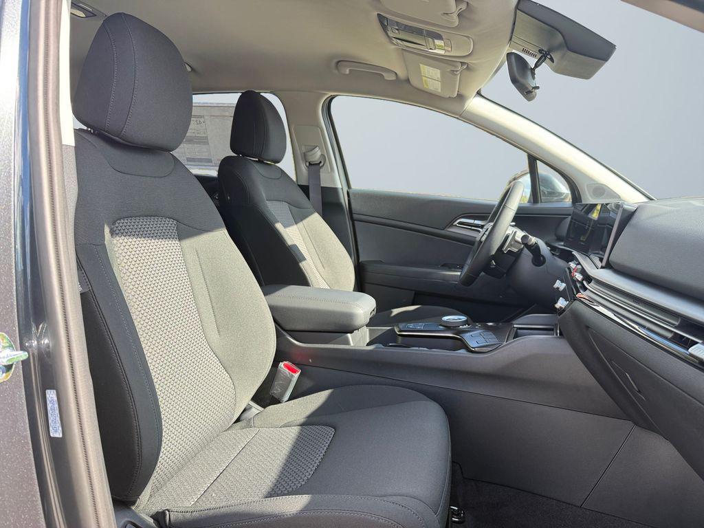 new 2026 Kia Sportage Hybrid car, priced at $30,658