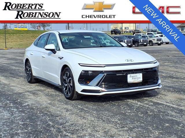 used 2025 Hyundai Sonata car, priced at $22,897