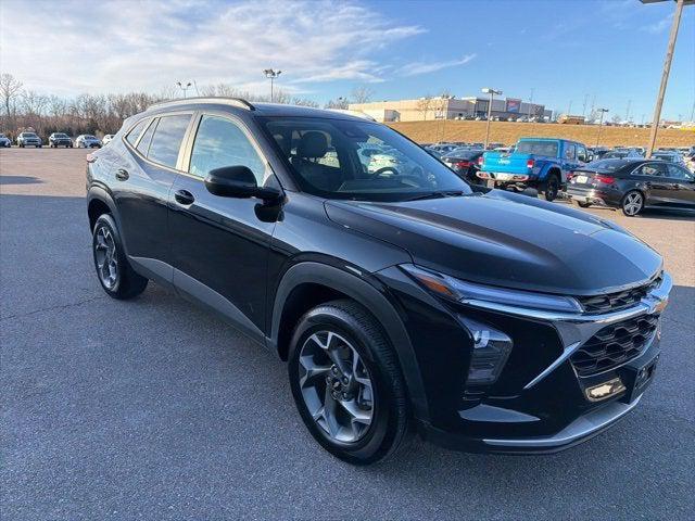 used 2025 Chevrolet Trax car, priced at $20,988