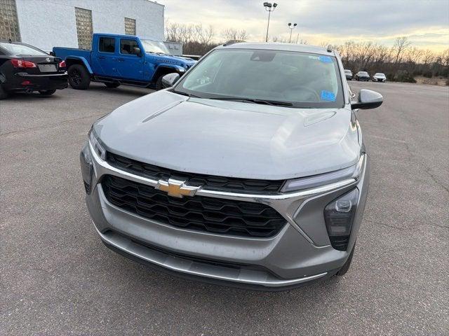 used 2025 Chevrolet Trax car, priced at $20,988