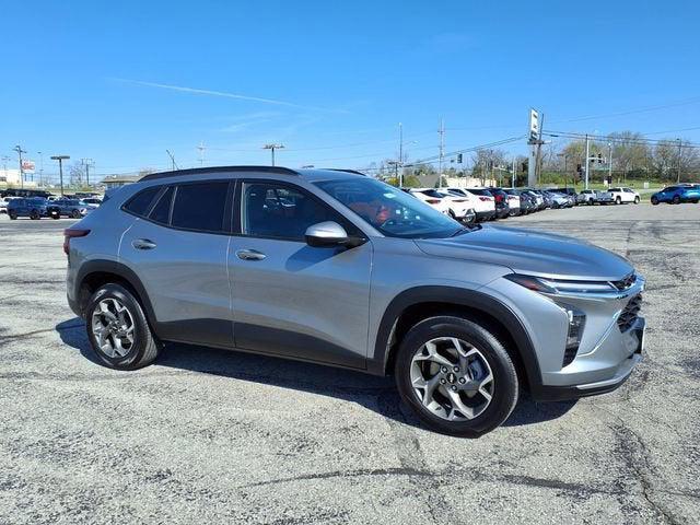 used 2025 Chevrolet Trax car, priced at $22,387