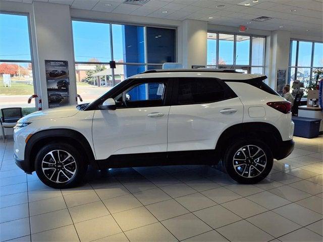 new 2025 Chevrolet TrailBlazer car, priced at $27,939