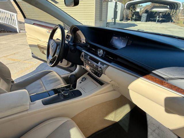 used 2015 Lexus ES 350 car, priced at $18,999