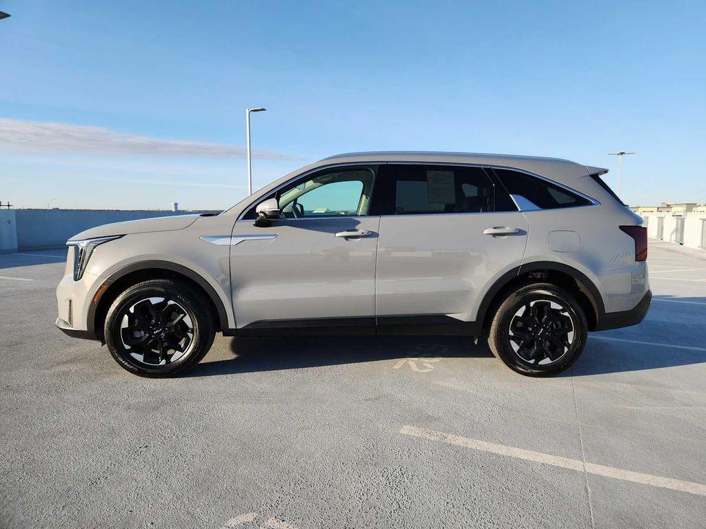 used 2025 Kia Sorento car, priced at $33,990