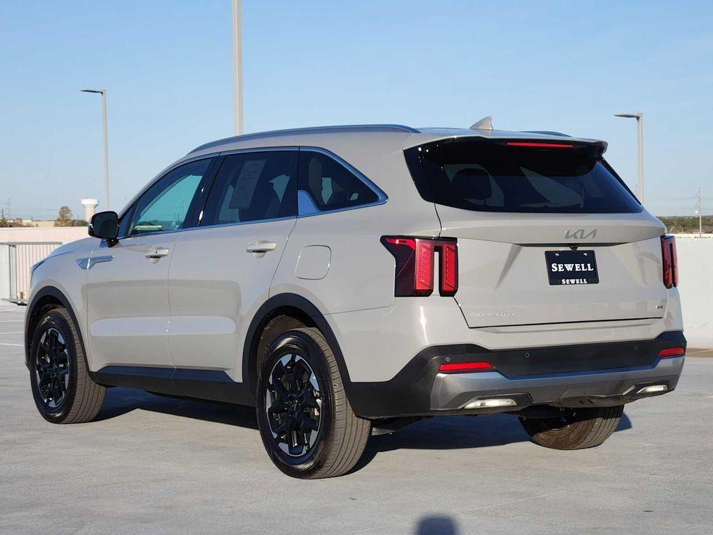 used 2025 Kia Sorento car, priced at $33,990