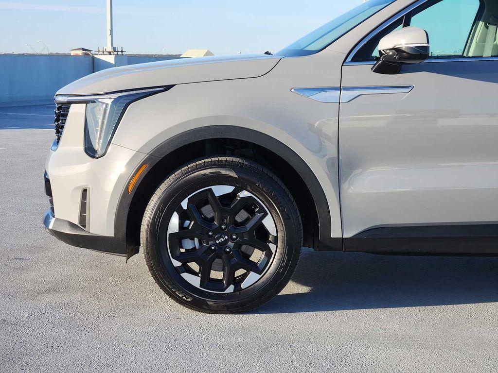 used 2025 Kia Sorento car, priced at $33,990