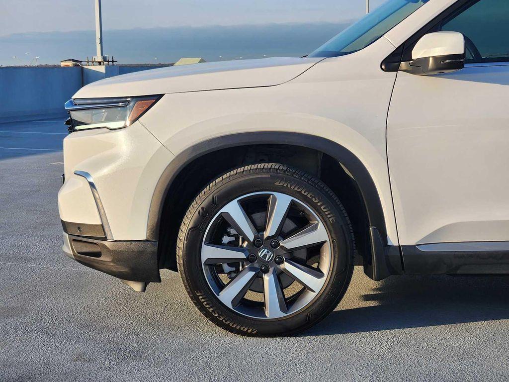 used 2023 Honda Pilot car, priced at $44,990