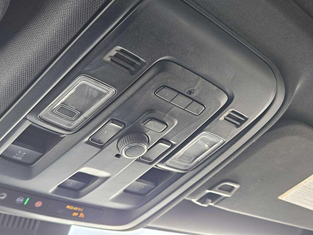 used 2024 GMC Yukon car, priced at $63,990