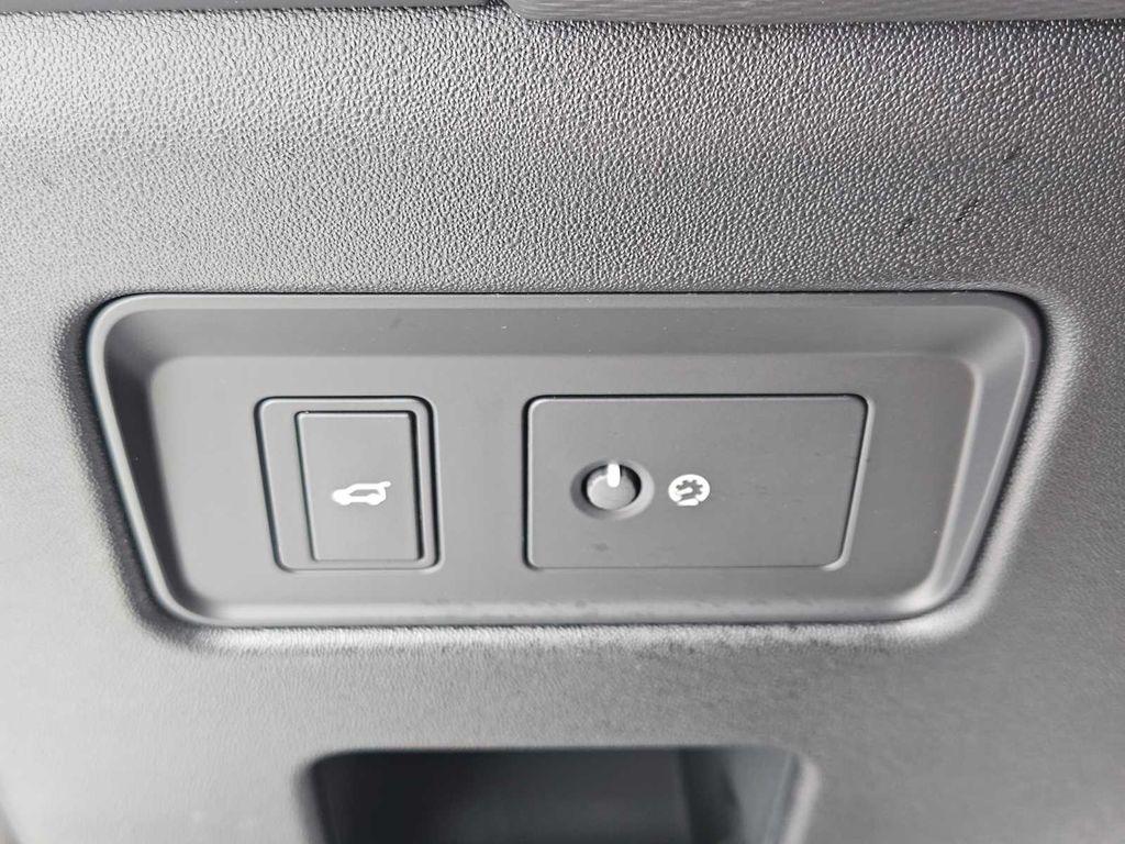 used 2025 Land Rover Discovery car, priced at $65,990