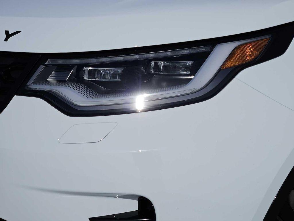 new 2026 Land Rover Discovery car, priced at $75,136