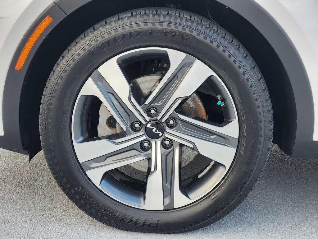 used 2023 Kia Sorento Plug-In Hybrid car, priced at $35,990