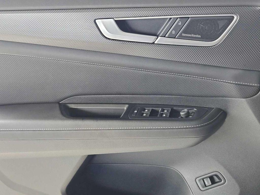 used 2024 Volkswagen Atlas Cross Sport car, priced at $38,990