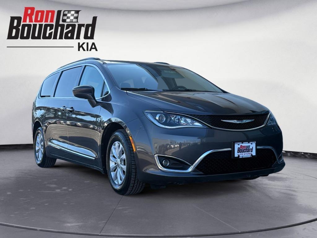 used 2017 Chrysler Pacifica car, priced at $10,996