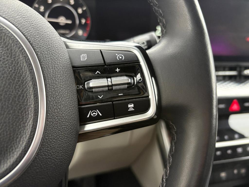 used 2022 Kia Carnival car, priced at $25,692