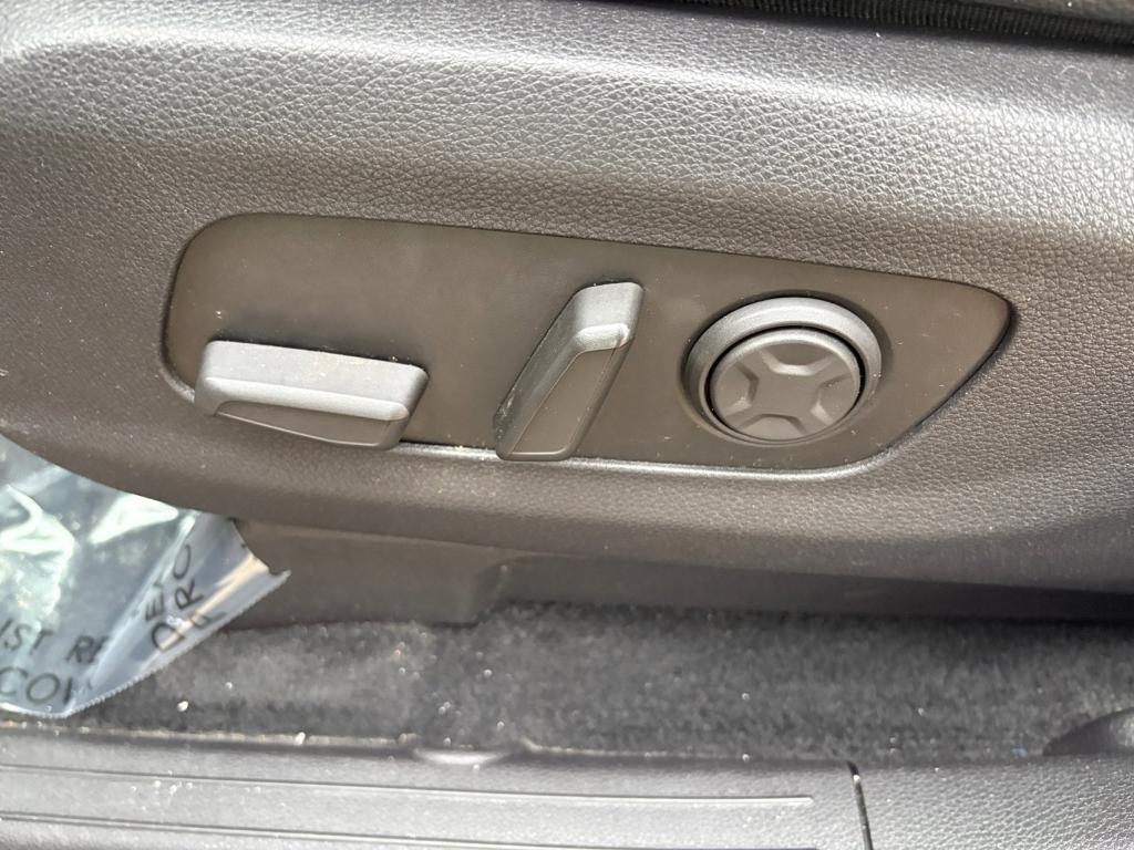 used 2022 Kia Carnival car, priced at $25,692