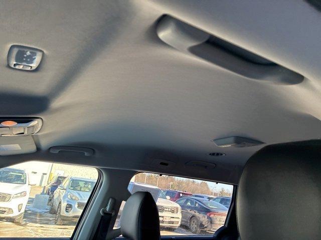 used 2023 Kia Carnival car, priced at $30,391