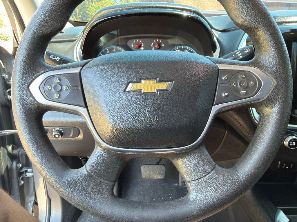 used 2021 Chevrolet Traverse car, priced at $11,800
