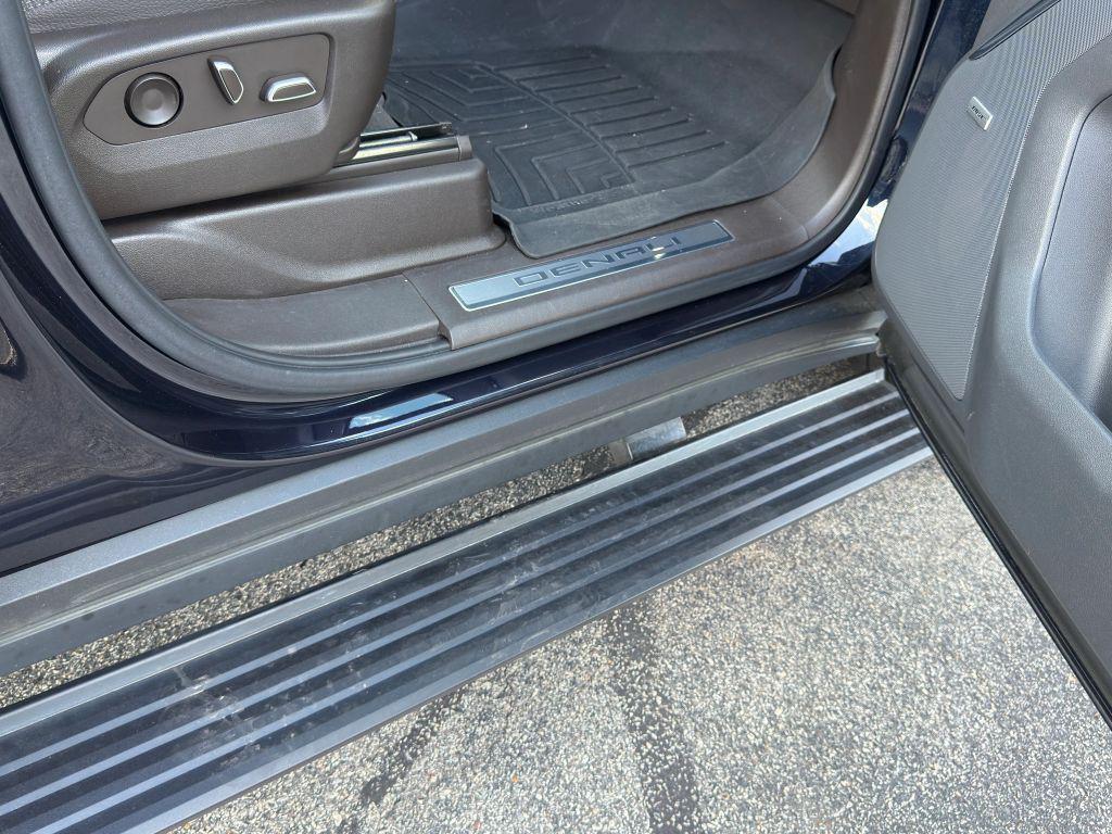 used 2022 GMC Yukon car, priced at $56,700