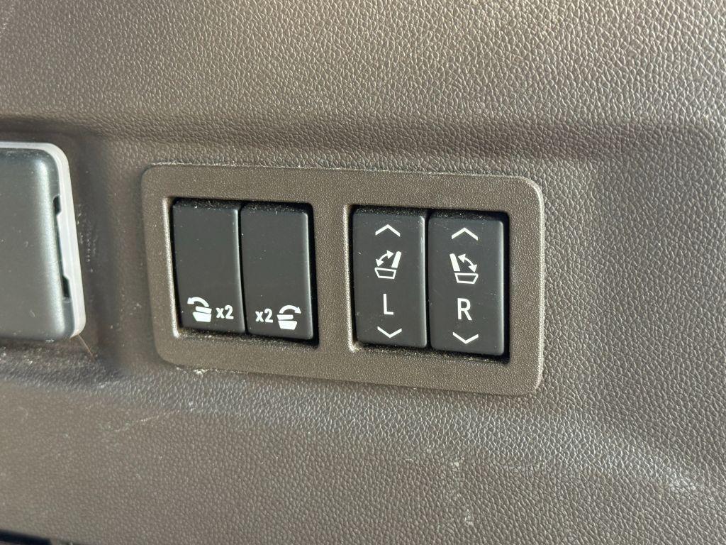 used 2022 GMC Yukon car, priced at $56,700