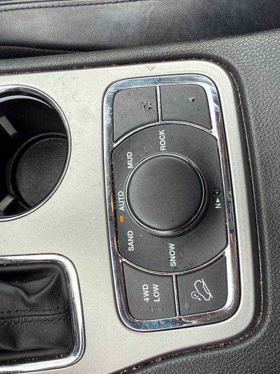 used 2022 Jeep Grand Cherokee car, priced at $17,400