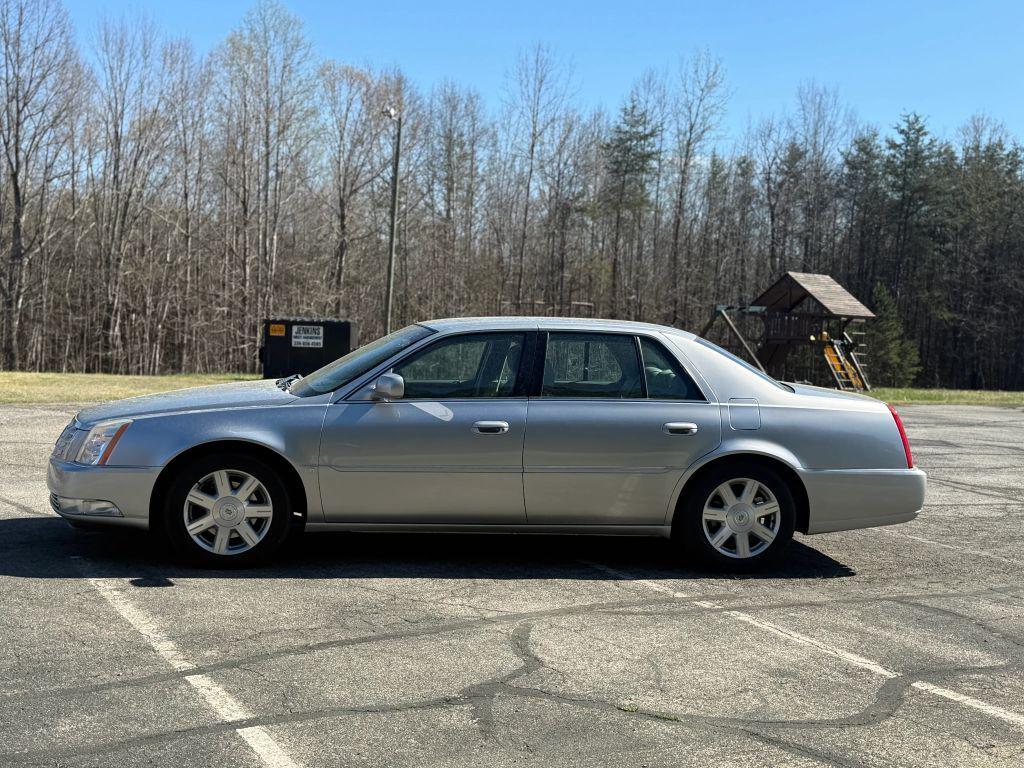 used 2007 Cadillac DTS car, priced at $6,200