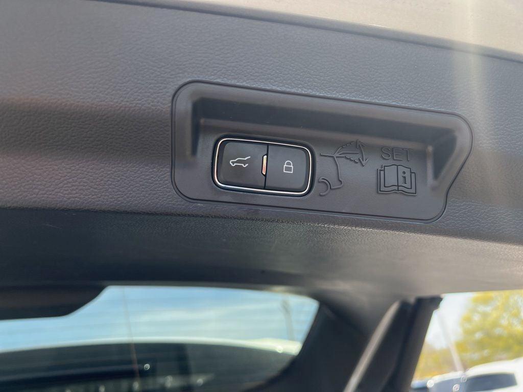 used 2022 Ford Explorer car, priced at $31,900