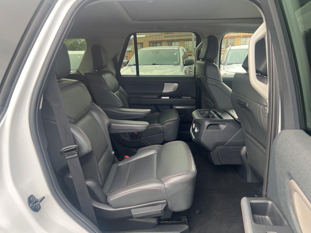 used 2025 Ford Expedition car, priced at $59,000