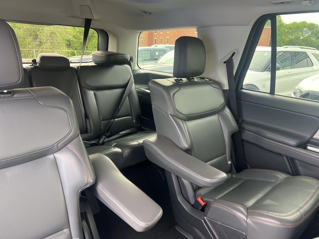 used 2025 Ford Expedition car, priced at $59,000