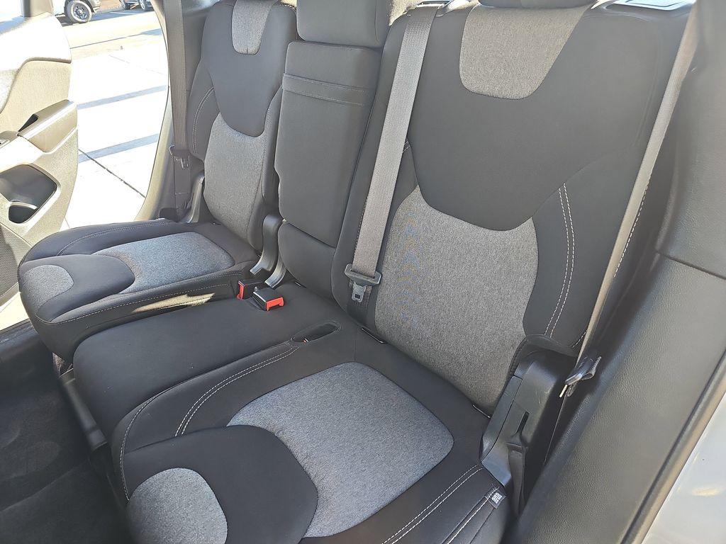 used 2018 Jeep Cherokee car, priced at $9,495