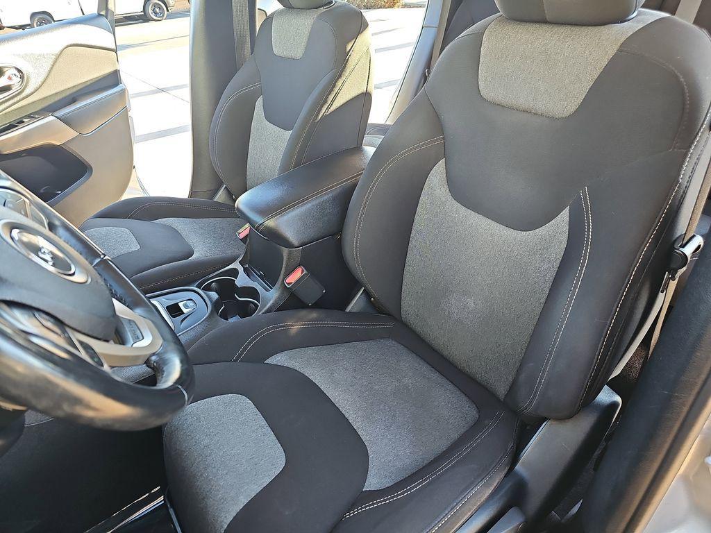 used 2018 Jeep Cherokee car, priced at $9,495