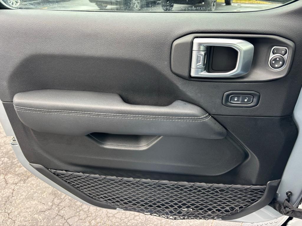 used 2022 Jeep Wrangler Unlimited car, priced at $31,158