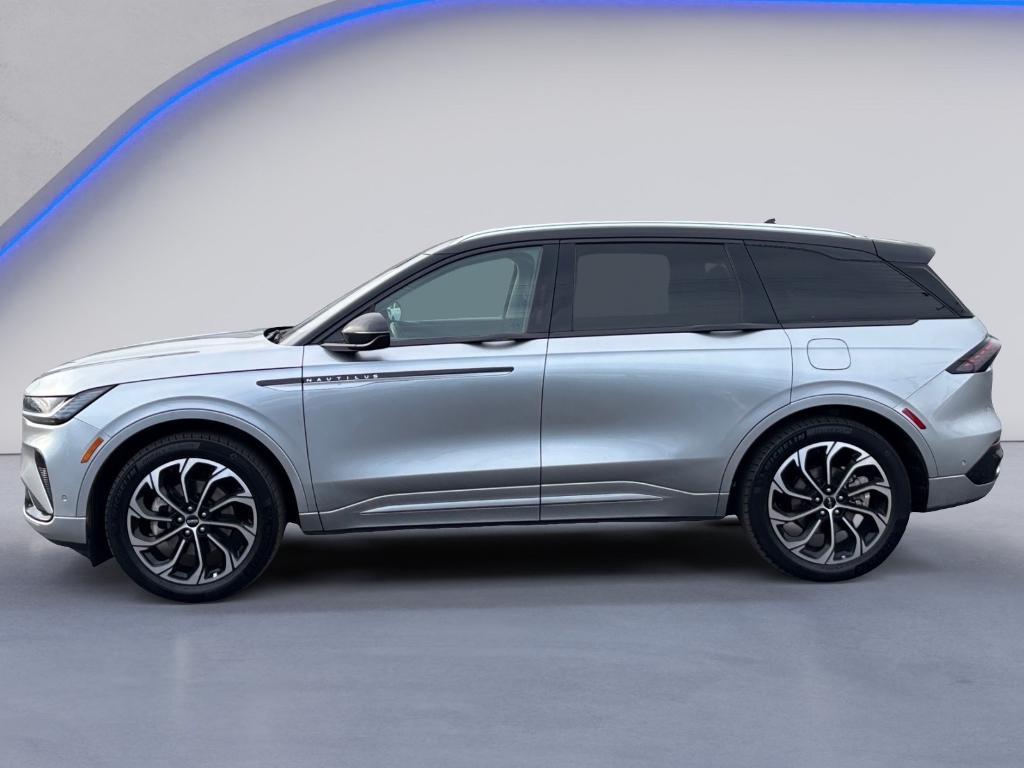 used 2024 Lincoln Nautilus car, priced at $43,852