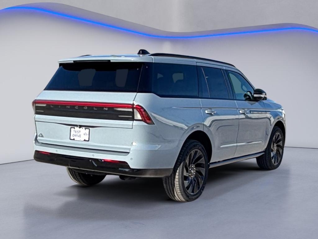new 2025 Lincoln Navigator car, priced at $101,438