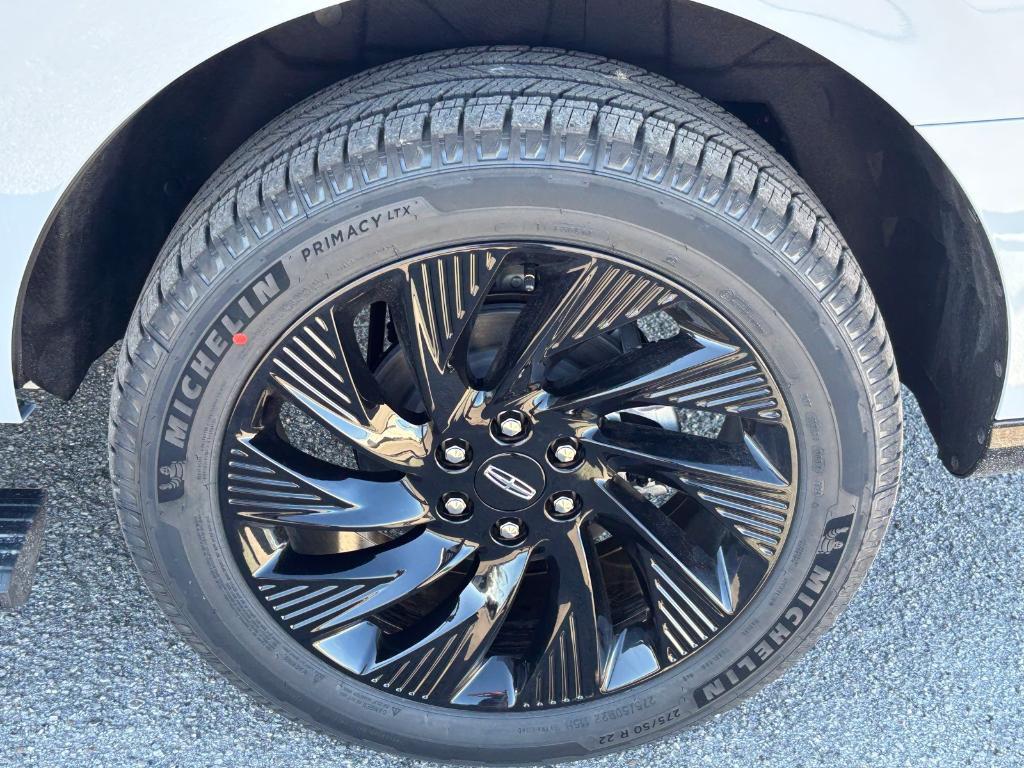 new 2025 Lincoln Navigator car, priced at $101,438