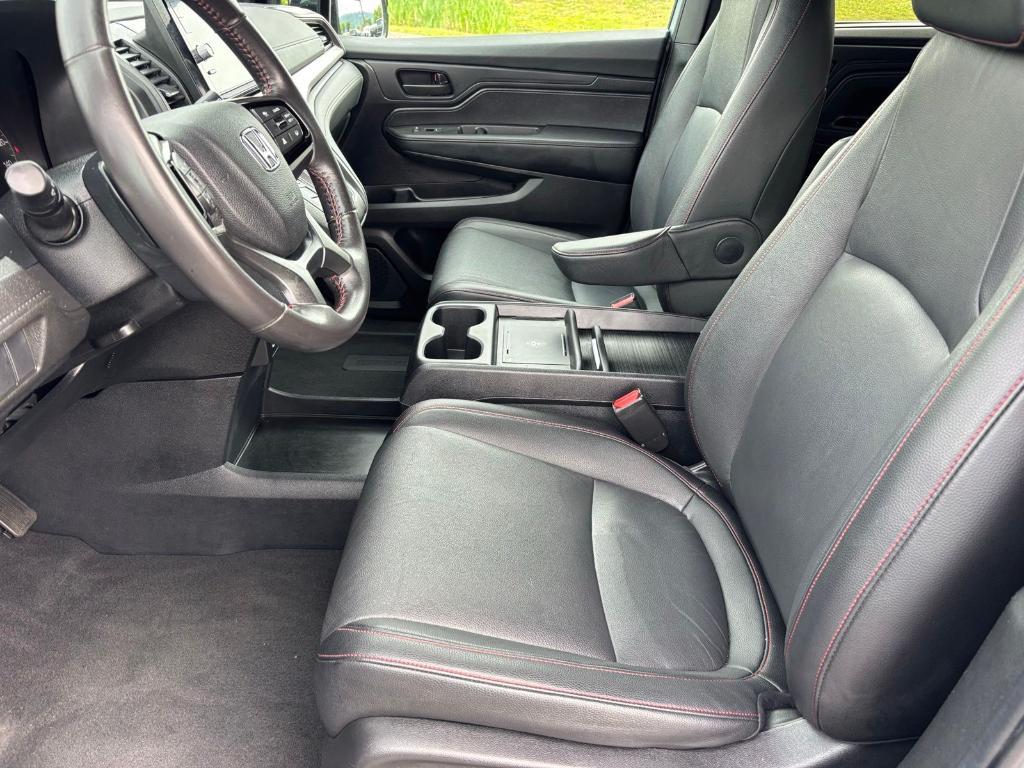 used 2025 Honda Odyssey car, priced at $36,290