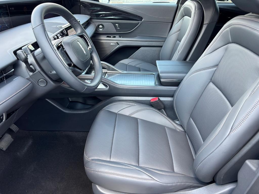 new 2025 Lincoln Nautilus car