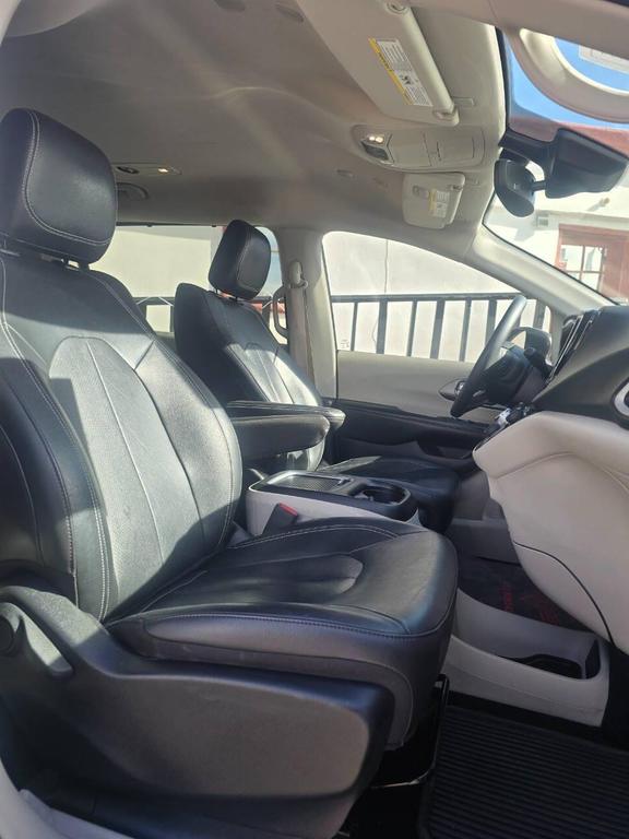 used 2022 Chrysler Pacifica car, priced at $21,991