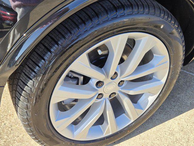 new 2026 Land Rover Discovery car, priced at $75,776