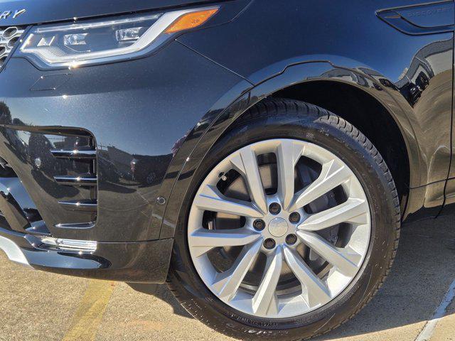 new 2026 Land Rover Discovery car, priced at $75,776