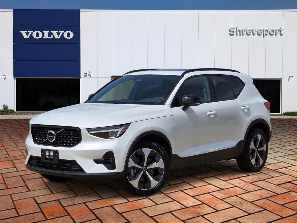 used 2025 Volvo XC40 car, priced at $35,436