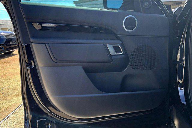 new 2025 Land Rover Discovery car, priced at $65,242