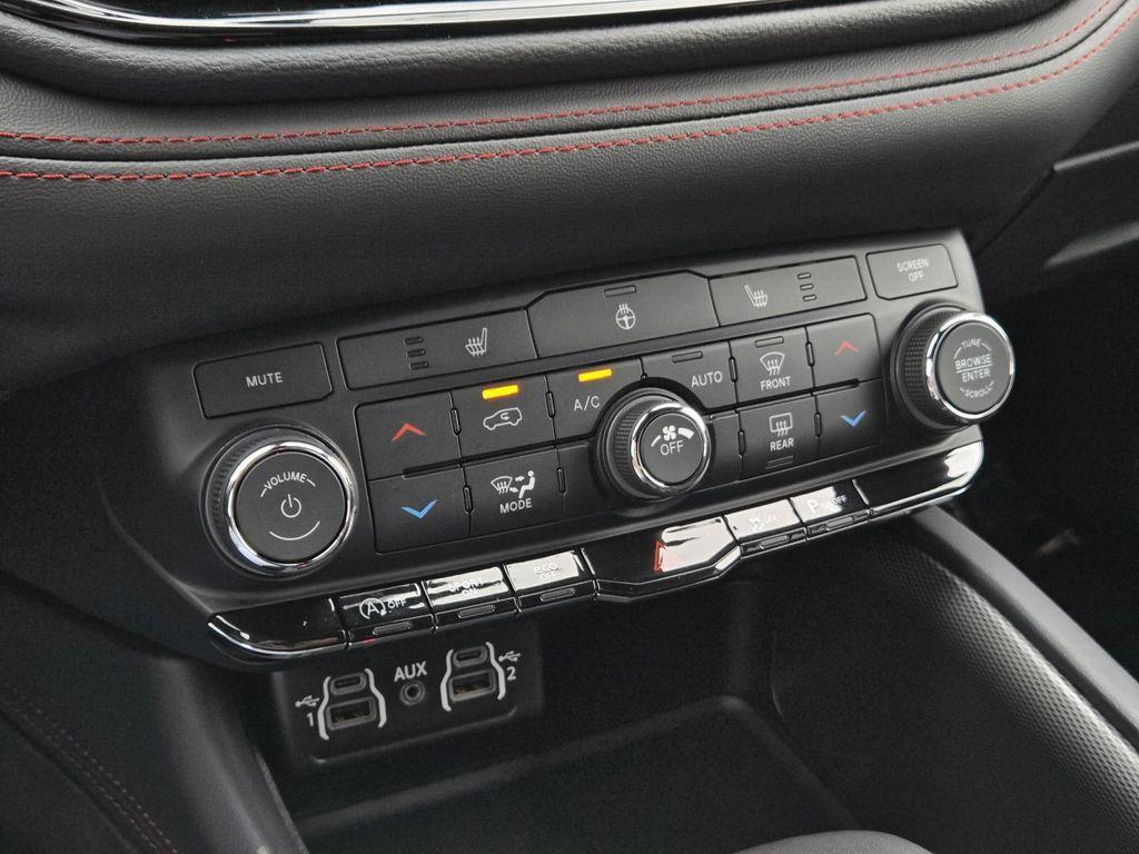 used 2025 Dodge Durango car, priced at $32,000