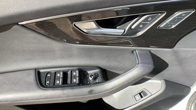 used 2024 Audi Q7 car, priced at $40,899