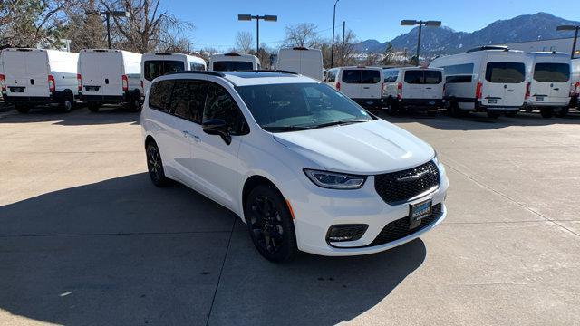 new 2026 Chrysler Pacifica car, priced at $53,354
